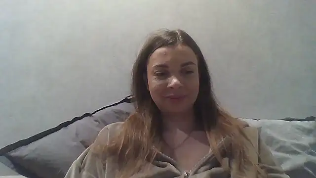 Snapshot of Luna2547 chatting on March 18, 4:32 pm Luna2547 online show from March 18, 4:32 pm