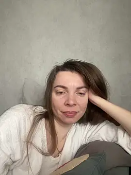 Snapshot of Luna2547 chatting on March 22, 6:39 am Luna2547 online show from March 22, 6:39 am