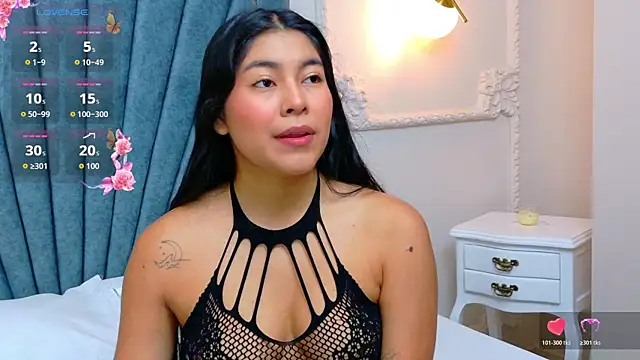 Leandra-Johnson online show from July 6, 1:30 pm