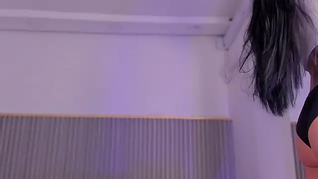 Snapshot of ashvalentine_ chatting on March 18, 7:39 pm ashvalentine online show from March 18, 7:39 pm