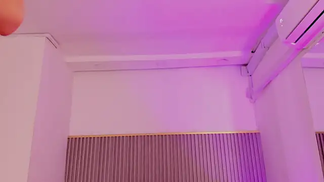 Snapshot of ashvalentine_ chatting on March 20, 7:41 pm ashvalentine online show from March 20, 7:41 pm