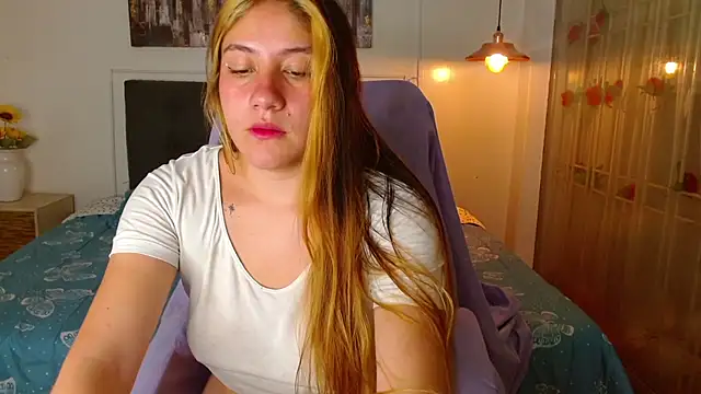 Snapshot of samanthachop chatting on March 28, 1:54 pm samanthachop online show from March 28, 1:54 pm