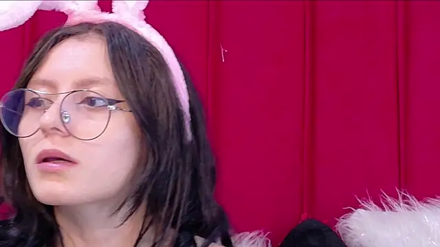 Naomimolie online show from June 2, 1:13 pm