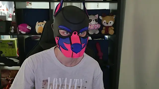 Snapshot of MellPUP chatting on April 10, 8:57 pm MellPUP online show from April 10, 8:57 pm