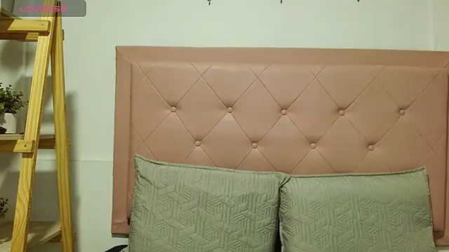 Snapshot of Tiffany_fox019 chatting on March 27, 11:15 pm Tiffany fox019 online show from March 27, 11:15 pm