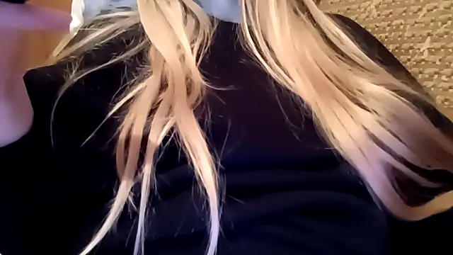 Snapshot of pinkpinkpinkpinkdoll chatting on April 1, 6:38 pm pinkpinkpinkpinkdoll online show from April 1, 6:38 pm