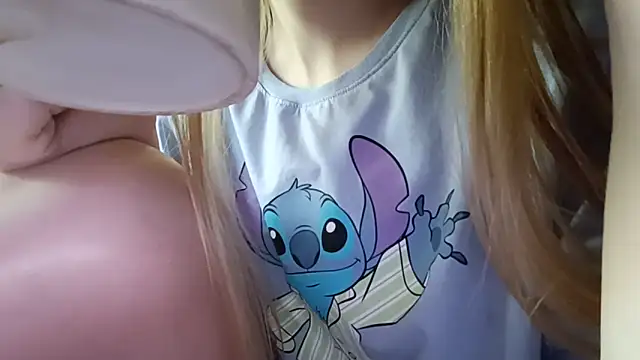 Snapshot of pinkpinkpinkpinkdoll chatting on June 14, 11:12 am pinkpinkpinkpinkdoll online show from June 14, 11:12 am
