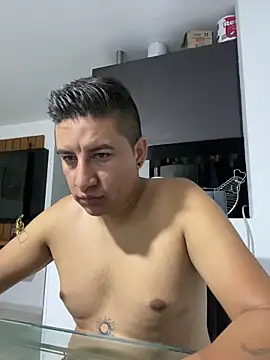 Snapshot of Sneyd10 chatting on March 6, 3:58 am Sneyd10 online show from March 6, 3:58 am