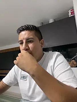 Snapshot of Sneyd10 chatting on March 10, 4:50 am Sneyd10 online show from March 10, 4:50 am