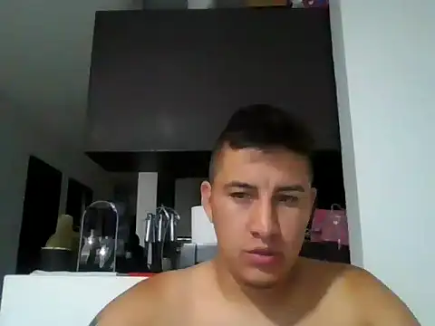 Snapshot of Sneyd10 chatting on March 16, 5:44 am Sneyd10 online show from March 16, 5:44 am