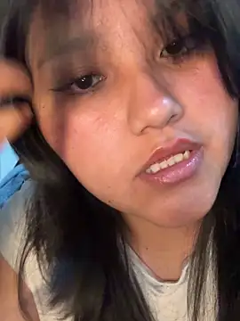 Snapshot of lunaluxe7 chatting on March 25, 2:06 am lunaluxe7 online show from March 25, 2:06 am