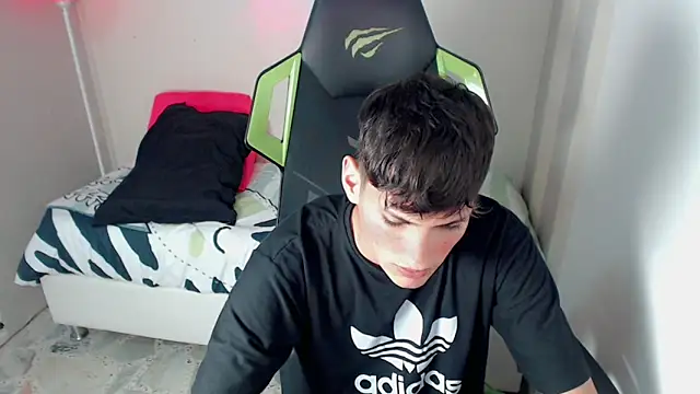 Snapshot of Pablito_junior chatting on March 8, 3:54 am Pablito junior online show from March 8, 3:54 am