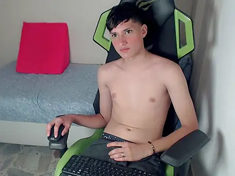 Snapshot of Pablito_junior chatting on March 21, 3:22 am Pablito junior online show from March 21, 3:22 am