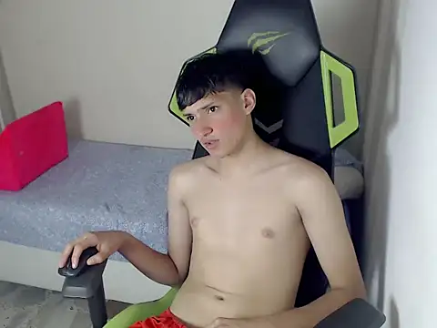 Snapshot of Pablito_junior chatting on March 23, 3:54 am Pablito junior online show from March 23, 3:54 am