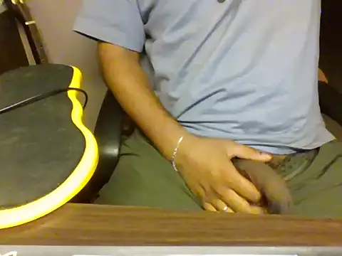 Snapshot of bigbuldgee chatting on March 2, 9:32 pm bigbuldgee online show from March 2, 9:32 pm