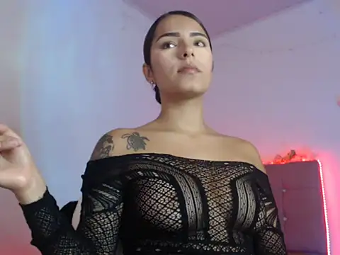 Naomi Scott1 online show from March 20, 1:05 pm