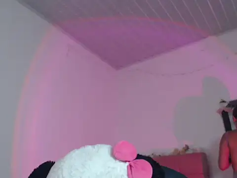 Naomi Scott1 online show from March 27, 3:23 pm