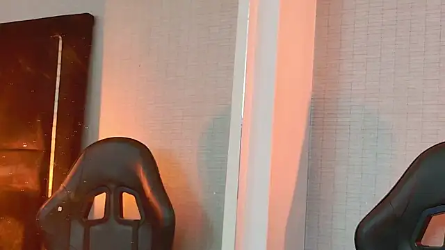 Snapshot of EllaEvanzz chatting on March 24, 11:43 pm EllaEvanzz online show from March 24, 11:43 pm