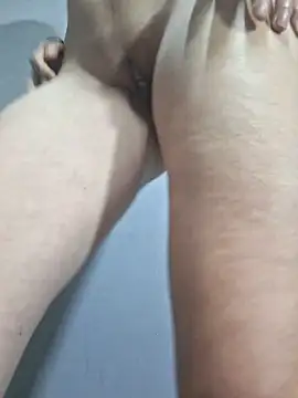 Snapshot of Minike75 chatting on March 23, 11:31 pm Minike75 online show from March 23, 11:31 pm