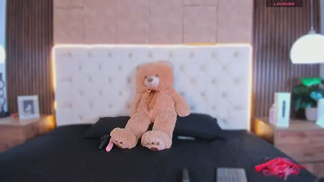 Snapshot of apriilfox chatting on March 7, 2:30 am apriilfox online show from March 7, 2:30 am