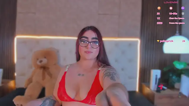 Snapshot of apriilfox chatting on March 22, 3:43 am apriilfox online show from March 22, 3:43 am