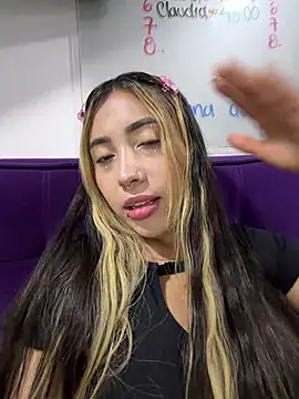 Snapshot of ManuelaVeeleez chatting on March 31, 5:30 am ManuelaVeeleez online show from March 31, 5:30 am