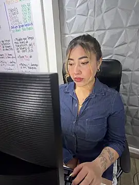 Snapshot of ManuelaVeeleez chatting on April 22, 1:52 am ManuelaVeeleez online show from April 22, 1:52 am