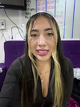 Snapshot of ManuelaVeeleez chatting on May 22, 4:41 am ManuelaVeeleez online show from May 22, 4:41 am