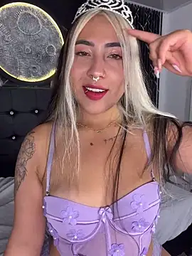 Snapshot of ManuelaVeeleez chatting on June 14, 6:04 am ManuelaVeeleez online show from June 14, 6:04 am