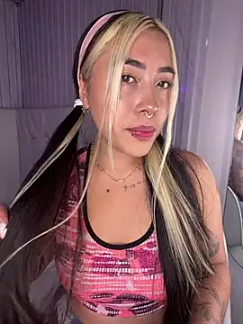 ManuelaVeeleez online show from June 23, 5:49 am