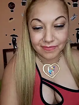 Snapshot of salma_1998 chatting on March 8, 2:04 am salma 1998 online show from March 8, 2:04 am