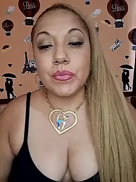 Snapshot of salma_1998 chatting on March 15, 7:09 pm salma 1998 online show from March 15, 7:09 pm