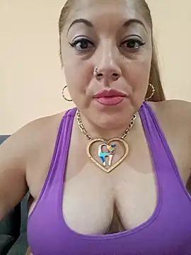 Snapshot of salma_1998 chatting on March 18, 1:14 pm salma 1998 online show from March 18, 1:14 pm