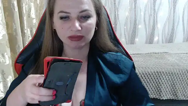 Snapshot of LioraW chatting on March 5, 10:06 pm LioraW online show from March 5, 10:06 pm