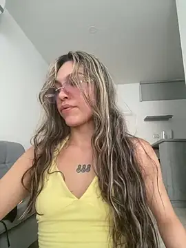 Snapshot of SweetCherry__ chatting on July 17, 11:09 pm SweetCherry online show from July 17, 11:09 pm