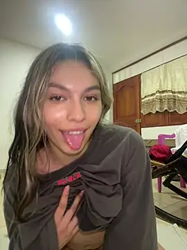 Snapshot of SweetCherry__ chatting on August 2, 12:31 am SweetCherry online show from August 2, 12:31 am