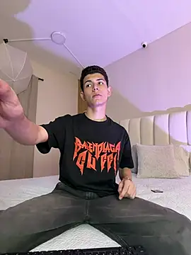 nicocrown online show from March 24, 6:13 pm