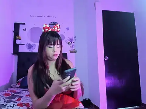 Snapshot of Cherrybustyx19 chatting on March 16, 1:37 pm Cherrybustyx19 online show from March 16, 1:37 pm