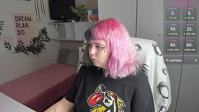 Snapshot of CherryBounce chatting on March 13, 9:21 pm CherryBounce online show from March 13, 9:21 pm