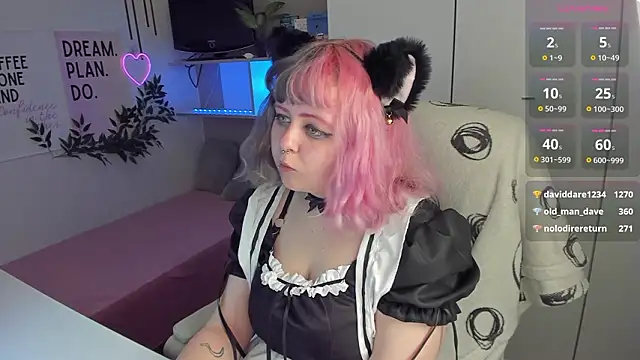 Snapshot of CherryBounce chatting on March 17, 9:51 pm CherryBounce online show from March 17, 9:51 pm