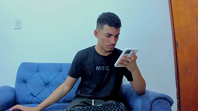 Snapshot of Ares_DAMM chatting on March 8, 7:39 pm Ares DAMM online show from March 8, 7:39 pm