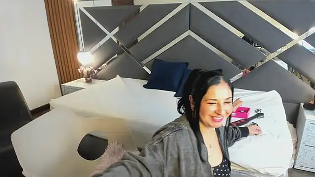 Snapshot of Agata_thompson chatting on March 9, 6:56 pm Agata thompson online show from March 9, 6:56 pm