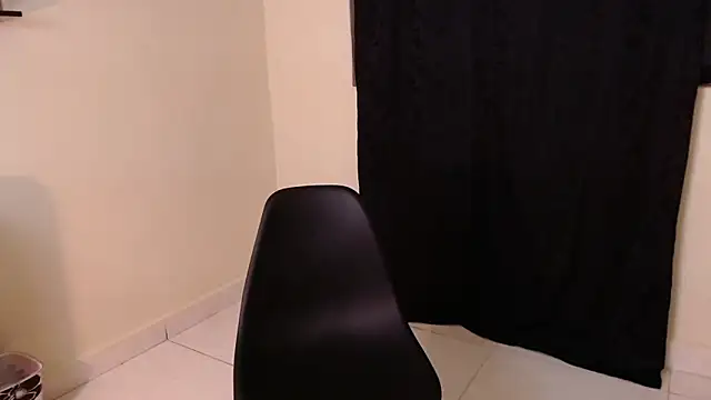 LyriaDiamond  online show from March 18, 8:23 pm