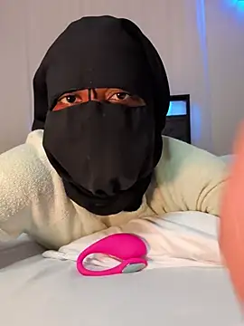 Snapshot of aurummuse chatting on March 18, 3:09 am aurummuse online show from March 18, 3:09 am