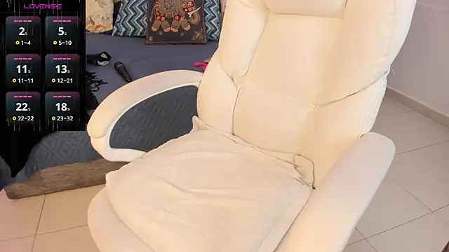 Snapshot of _Azahaaraa_ chatting on March 27, 3:12 am Azahaaraa online show from March 27, 3:12 am