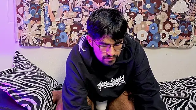 Snapshot of kcleiton chatting on March 7, 9:45 pm kcleiton online show from March 7, 9:45 pm