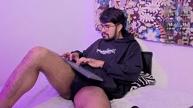 Snapshot of kcleiton chatting on March 13, 4:30 am kcleiton online show from March 13, 4:30 am