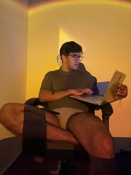 Snapshot of kcleiton chatting on March 23, 10:52 am kcleiton online show from March 23, 10:52 am