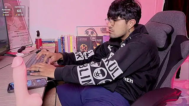 Snapshot of kcleiton chatting on March 27, 5:24 am kcleiton online show from March 27, 5:24 am