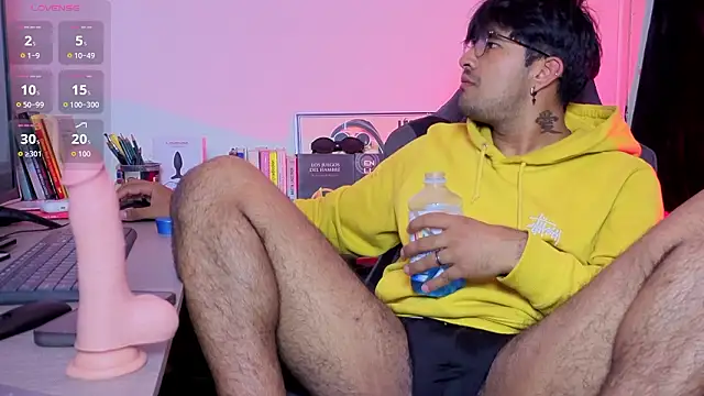 Snapshot of kcleiton chatting on March 28, 5:40 am kcleiton online show from March 28, 5:40 am